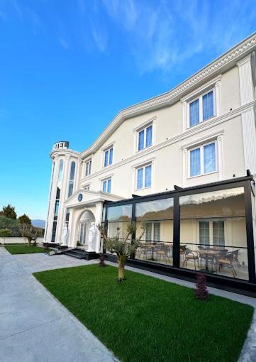 Reign Hotel Vorë Dış mekan fotoğraf