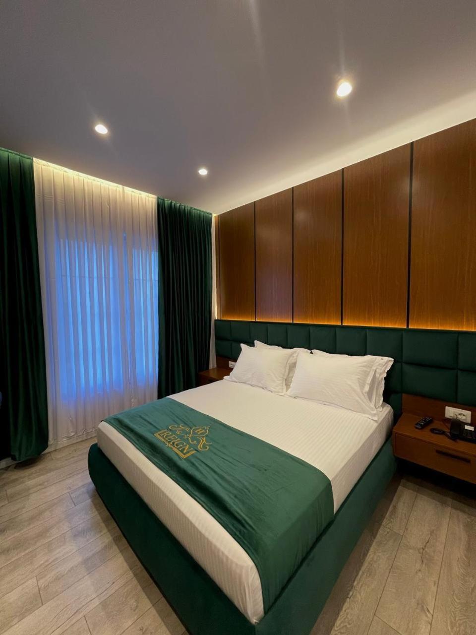 Reign Hotel Vorë Dış mekan fotoğraf